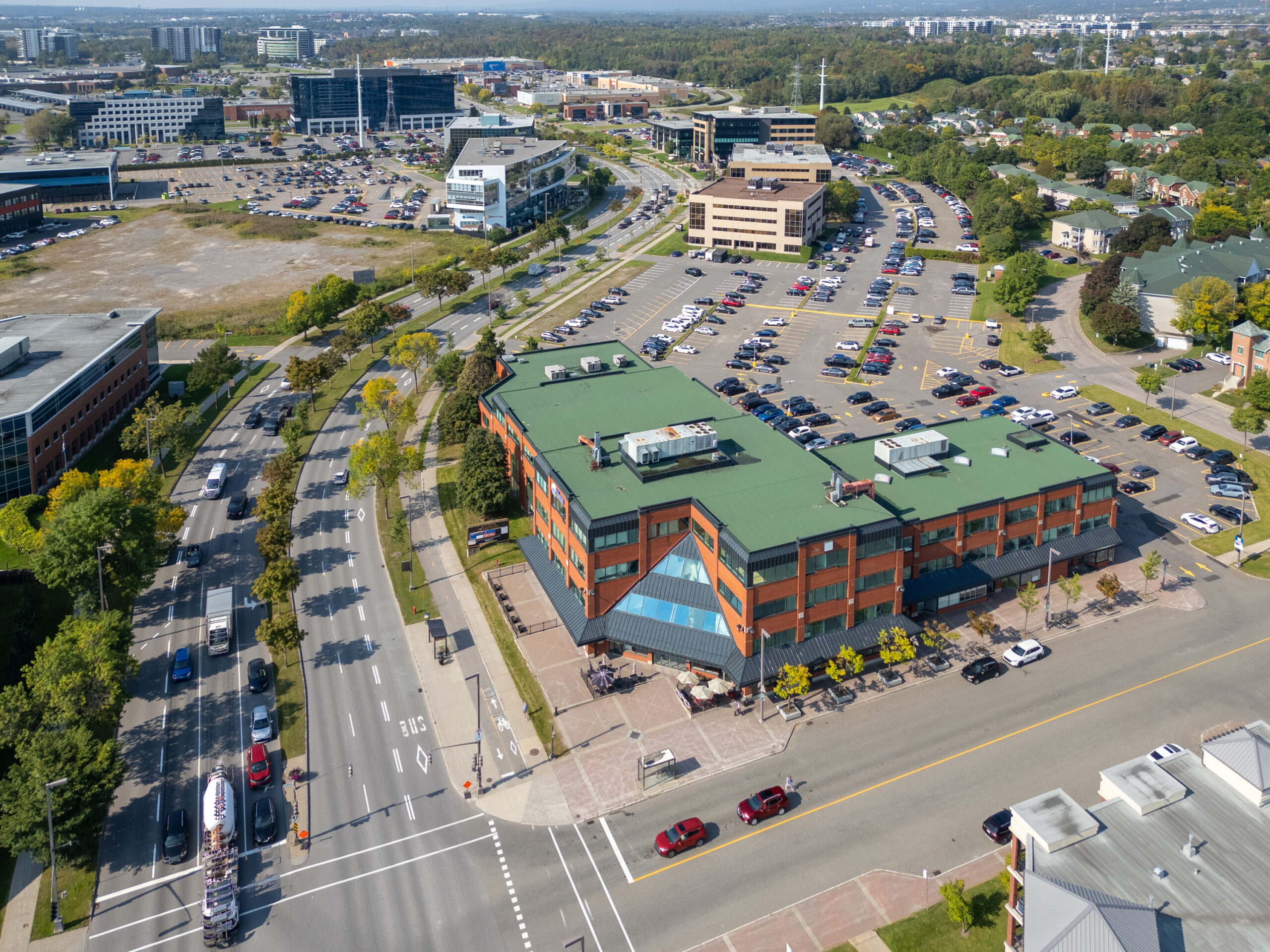 Édifice ESSORS Inc. — 204-1170, boulevard Lebourgneuf, Québec